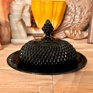 Vintage 1970s Tiara Indiana Cameo Black Diamond Point Butter Keeper